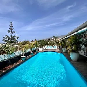 tropical-villa.tenerifehoteles.net/